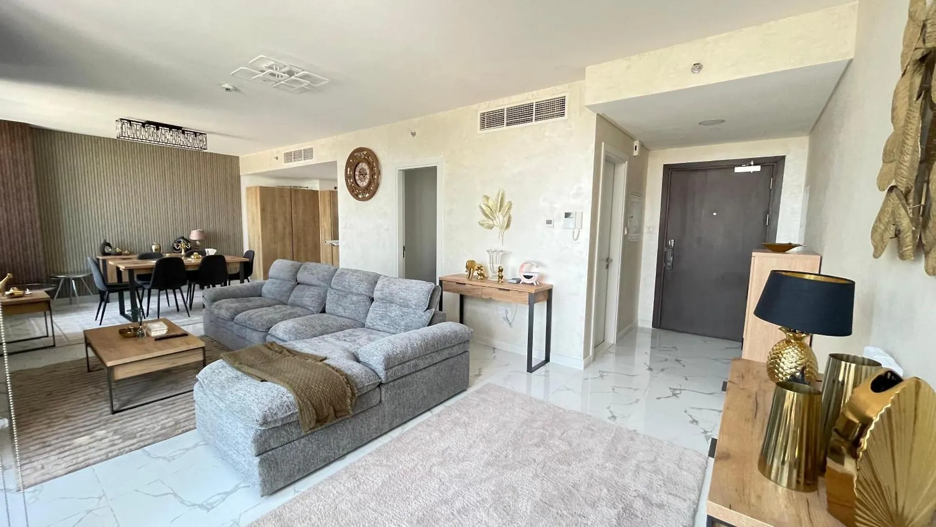 Apartment In Abu Dhabi For Rent 0*,